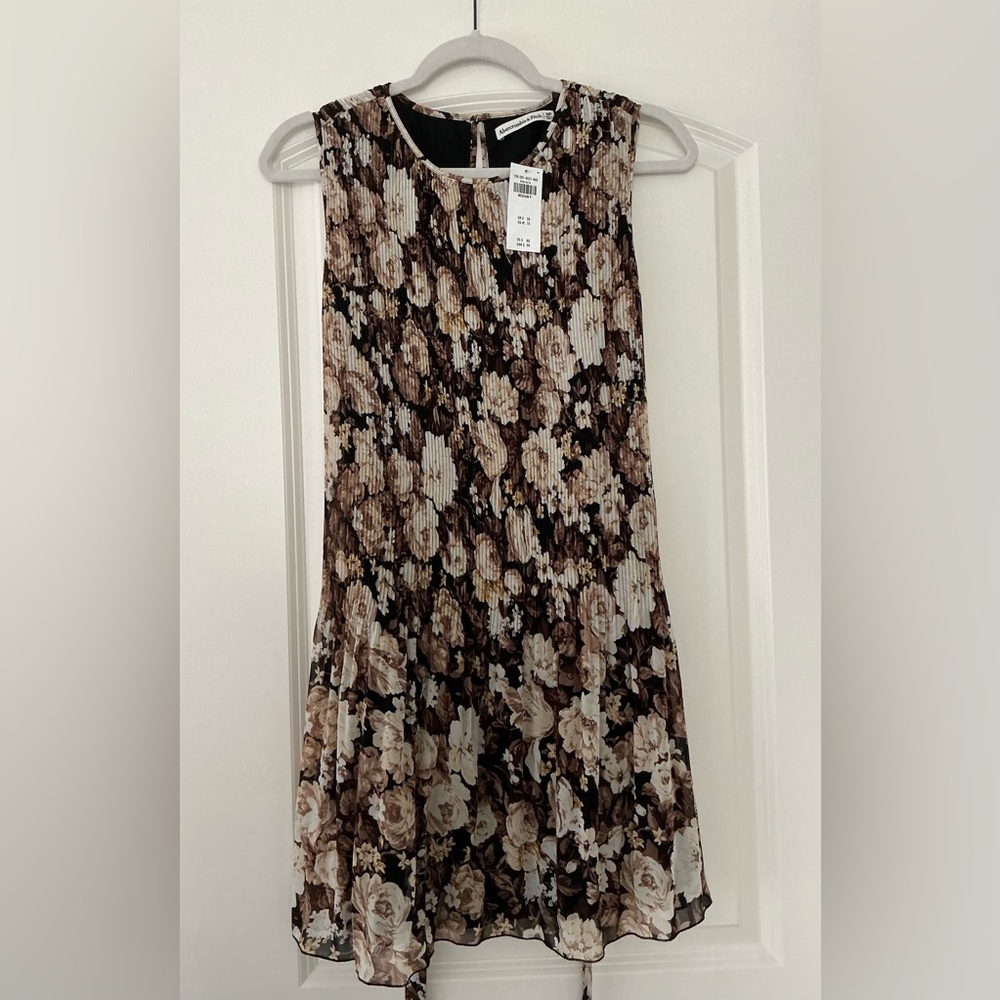 NWT Abercrombie & Fitch Pleated Floral Sleeveless Dress - Picture 5 of 6